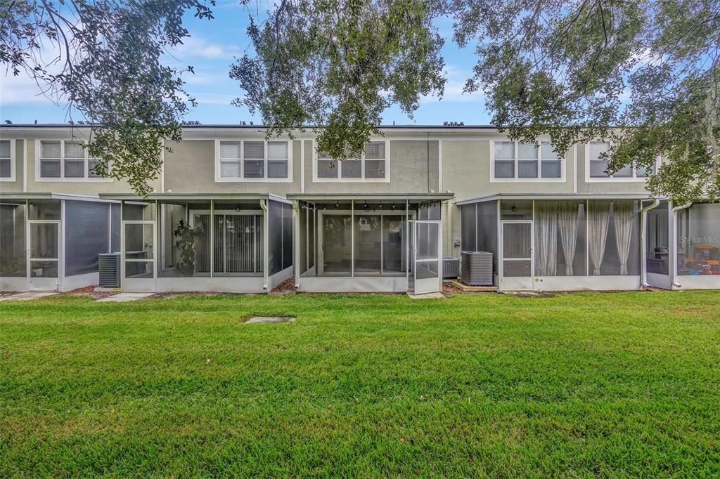 合同活跃: $2,300 (3 贝兹, 2 浴室, 1644 平方英尺)