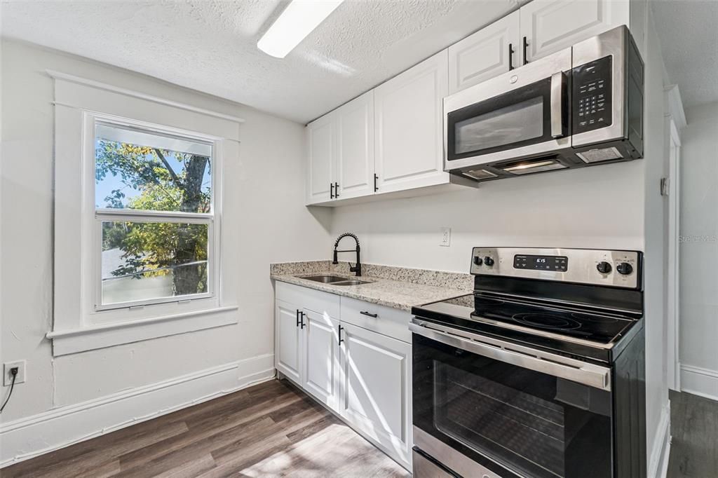 Active With Contract: $375,000 (4 beds, 0 baths, 1984 Square Feet)