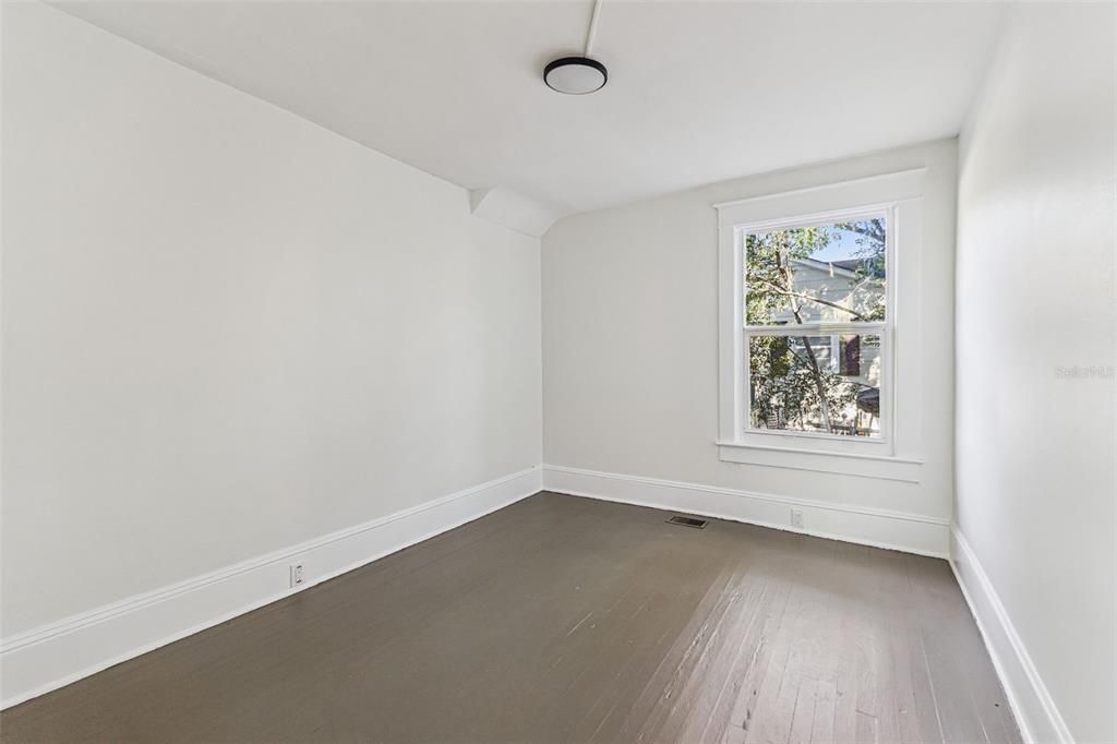 Active With Contract: $375,000 (4 beds, 0 baths, 1984 Square Feet)