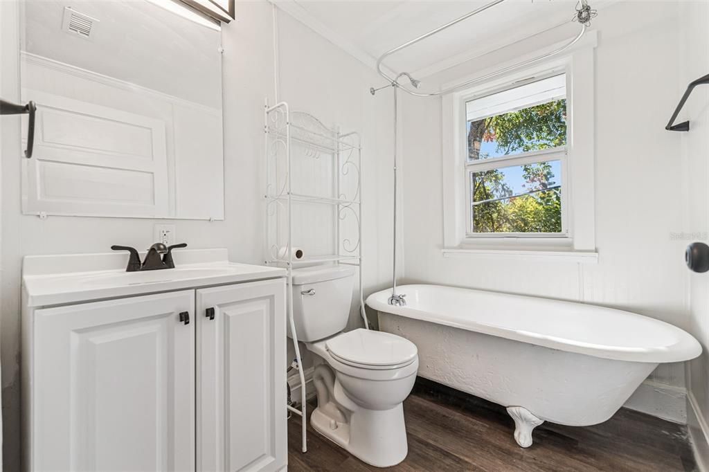 Active With Contract: $375,000 (4 beds, 0 baths, 1984 Square Feet)