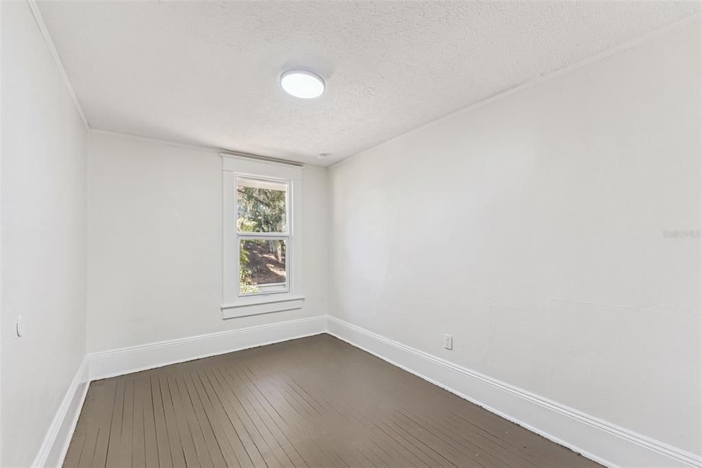 Active With Contract: $375,000 (4 beds, 0 baths, 1984 Square Feet)