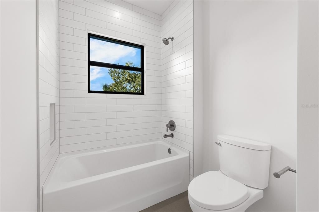 En Venta: $1,249,900 (4 camas, 3 baños, 2984 Pies cuadrados)