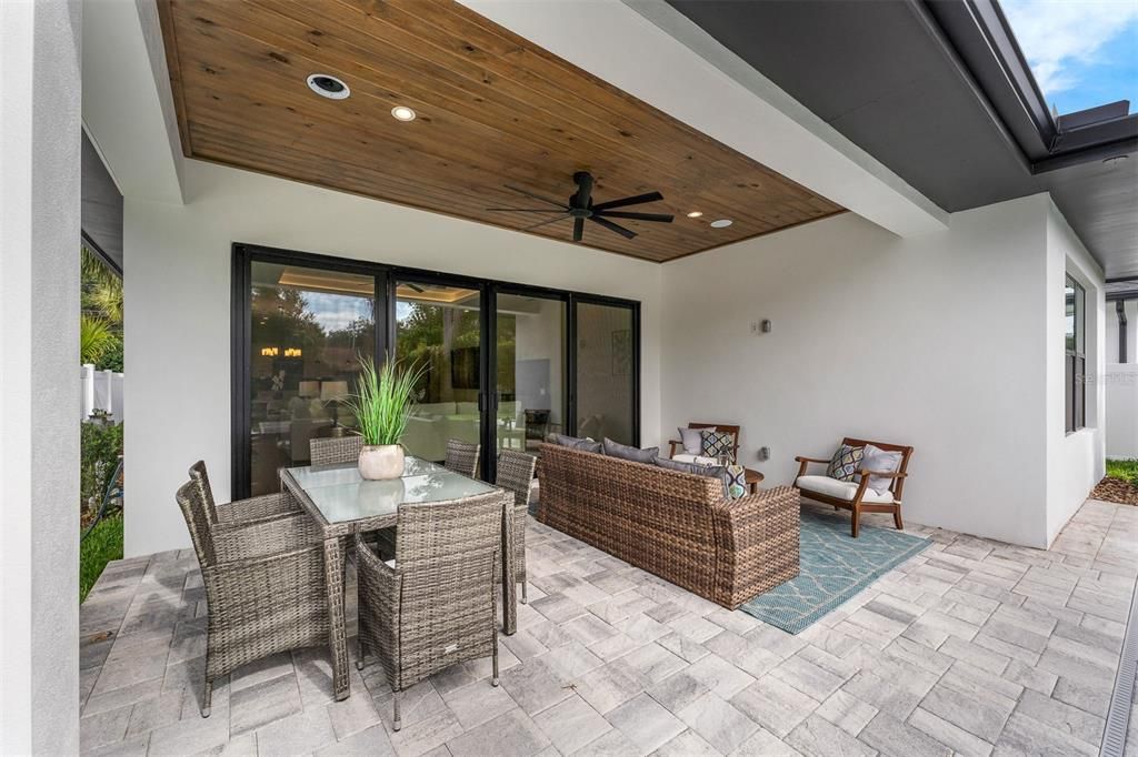 En Venta: $1,249,900 (4 camas, 3 baños, 2984 Pies cuadrados)