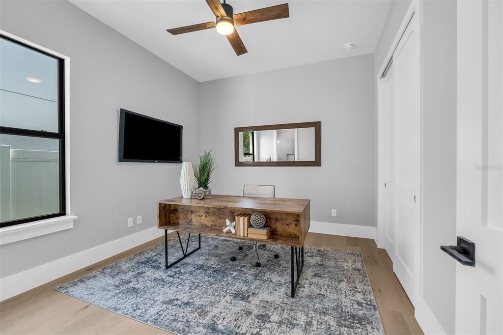 En Venta: $1,249,900 (4 camas, 3 baños, 2984 Pies cuadrados)