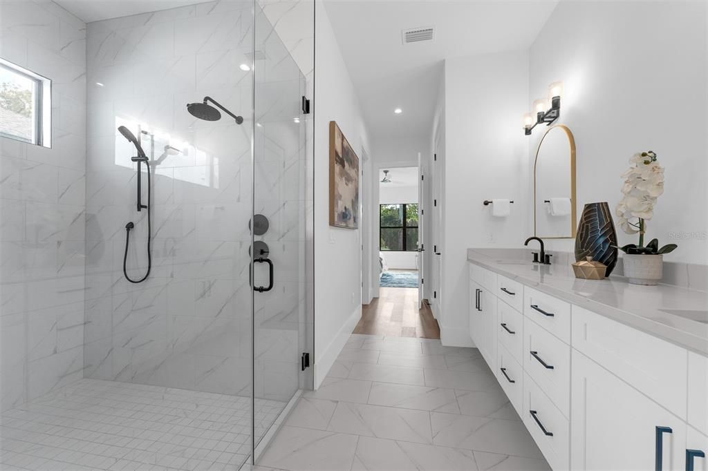 En Venta: $1,249,900 (4 camas, 3 baños, 2984 Pies cuadrados)