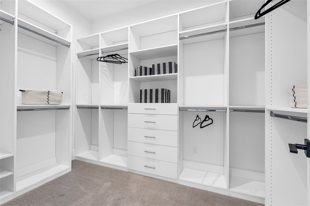 En Venta: $1,249,900 (4 camas, 3 baños, 2984 Pies cuadrados)