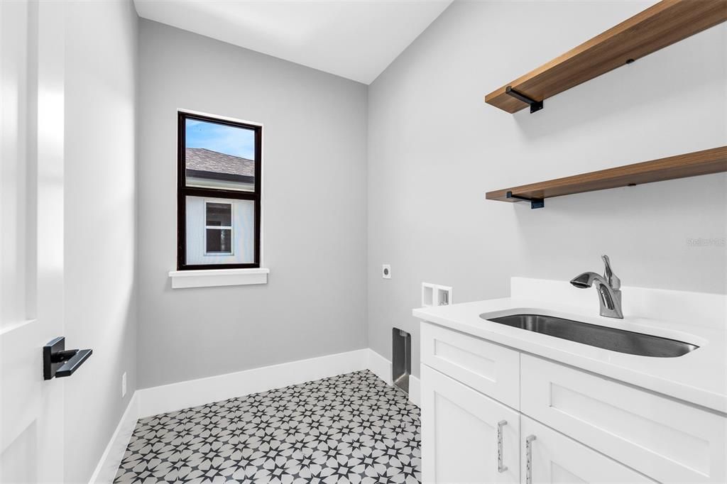 En Venta: $1,249,900 (4 camas, 3 baños, 2984 Pies cuadrados)