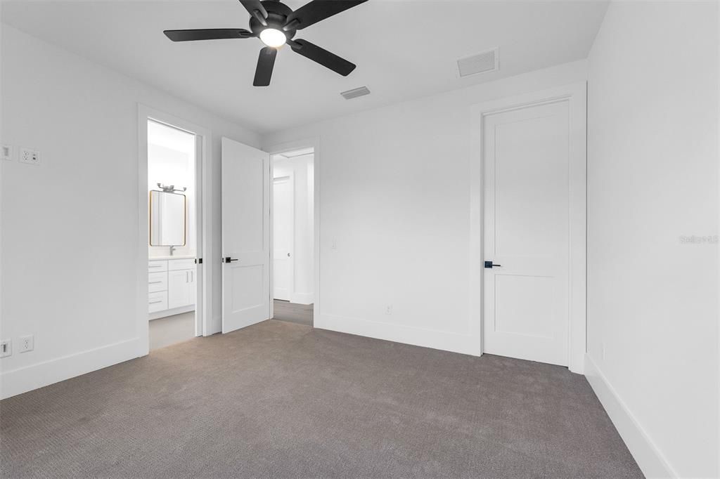 En Venta: $1,249,900 (4 camas, 3 baños, 2984 Pies cuadrados)