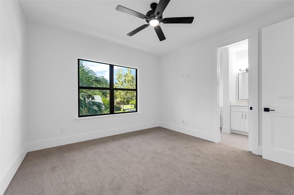 En Venta: $1,249,900 (4 camas, 3 baños, 2984 Pies cuadrados)