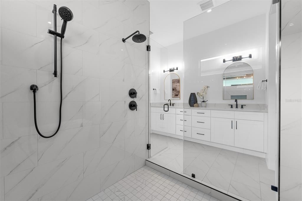 En Venta: $1,249,900 (4 camas, 3 baños, 2984 Pies cuadrados)