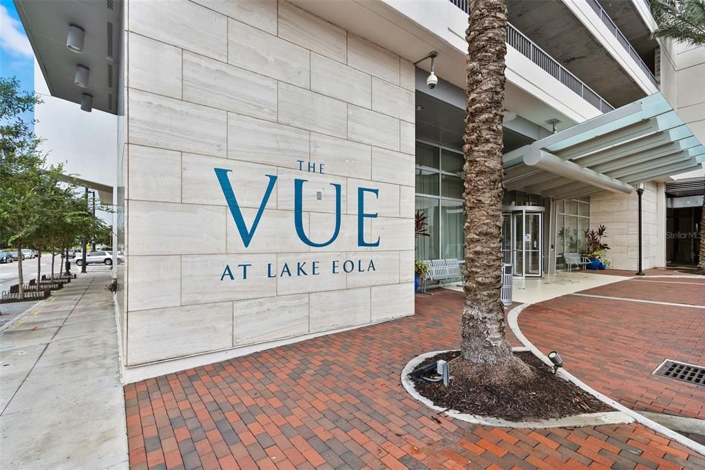 For Sale: $395,000 (1 beds, 1 baths, 1051 Square Feet)