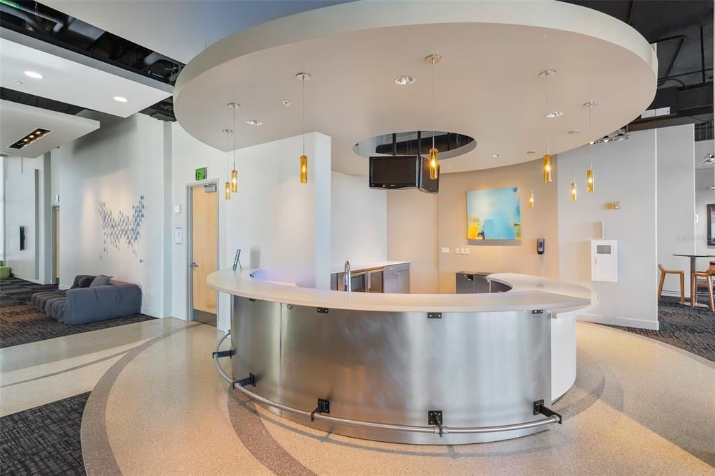 For Sale: $395,000 (1 beds, 1 baths, 1051 Square Feet)