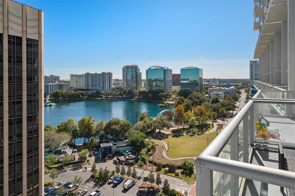 For Sale: $395,000 (1 beds, 1 baths, 1051 Square Feet)