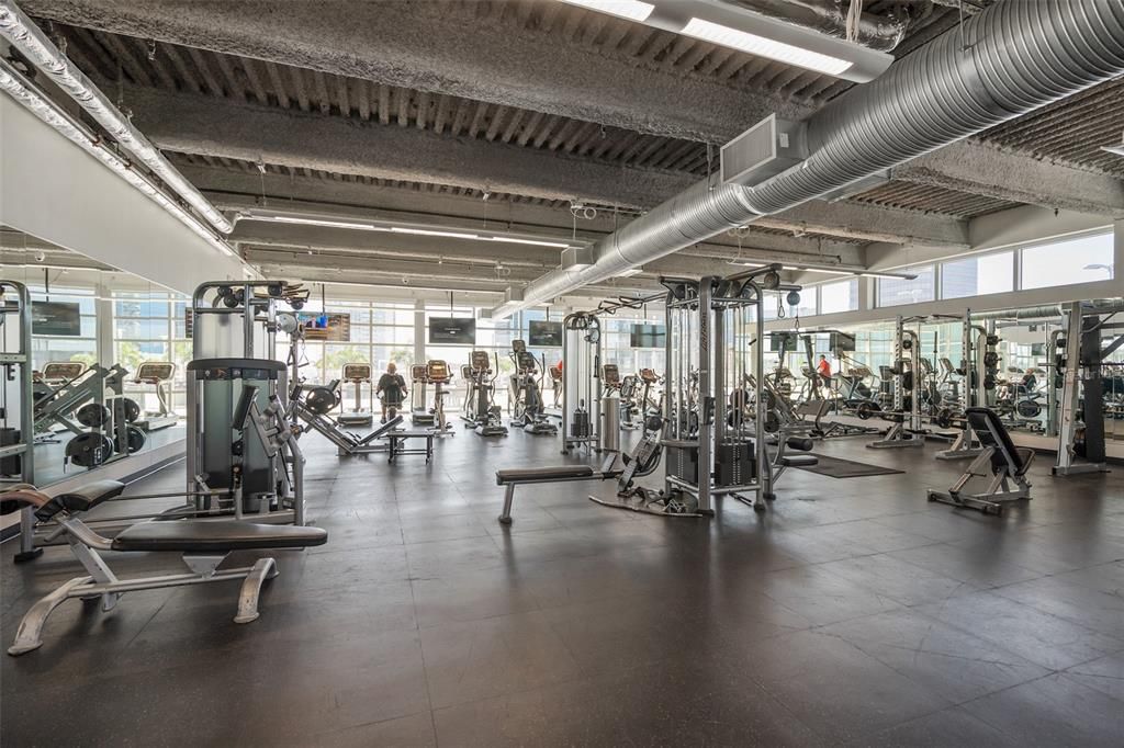 For Sale: $395,000 (1 beds, 1 baths, 1051 Square Feet)