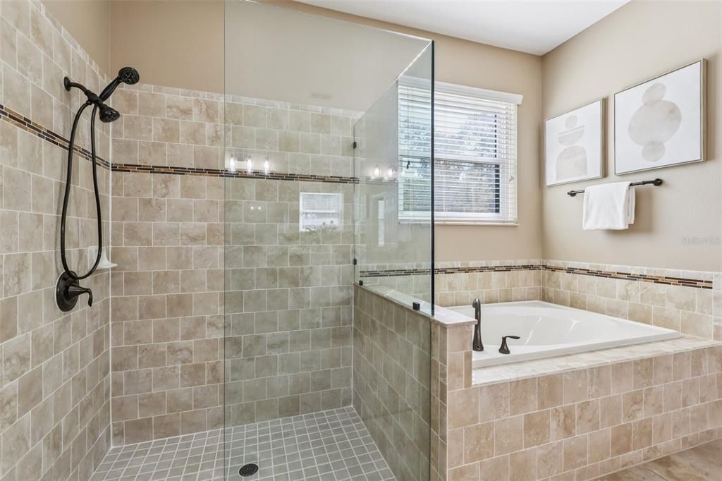 待售: $1,525,000 (5 贝兹, 5 浴室, 5300 平方英尺)