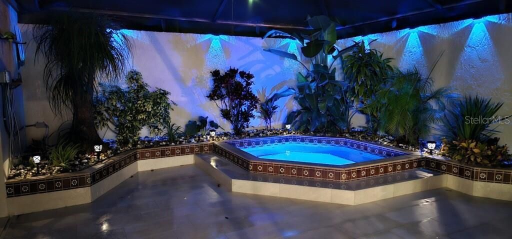 待售: $299,000 (2 贝兹, 2 浴室, 1300 平方英尺)