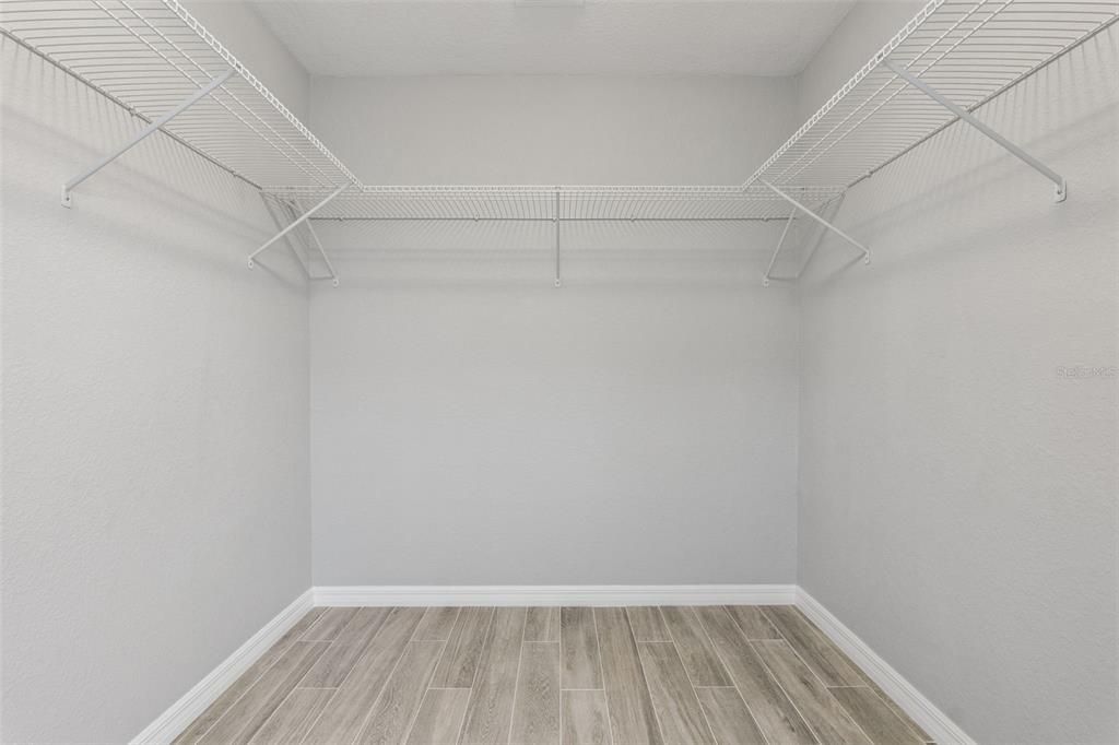 待售: $299,000 (2 贝兹, 2 浴室, 1300 平方英尺)