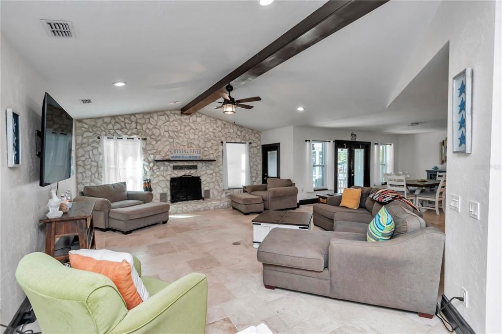 For Rent: $5,500 (3 beds, 2 baths, 2279 Square Feet)