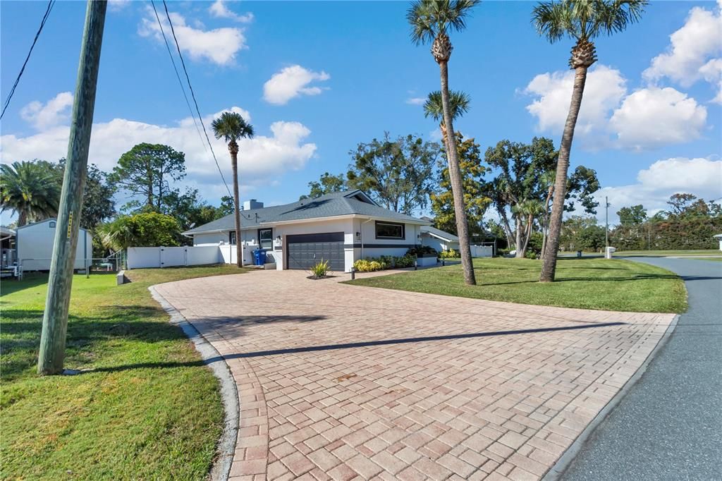 For Rent: $5,500 (3 beds, 2 baths, 2279 Square Feet)