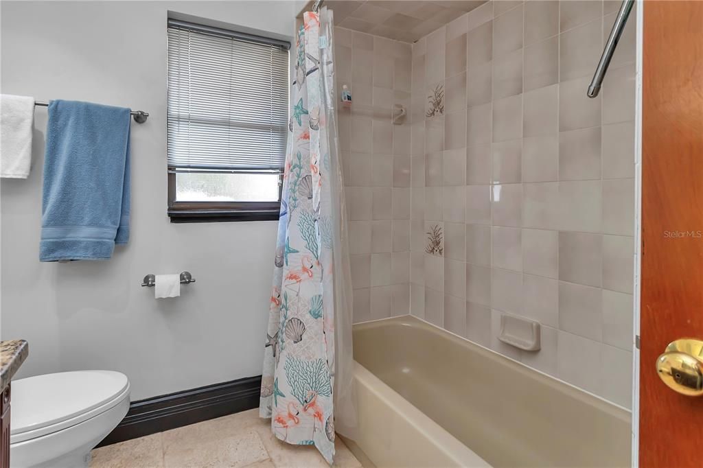 For Rent: $5,500 (3 beds, 2 baths, 2279 Square Feet)