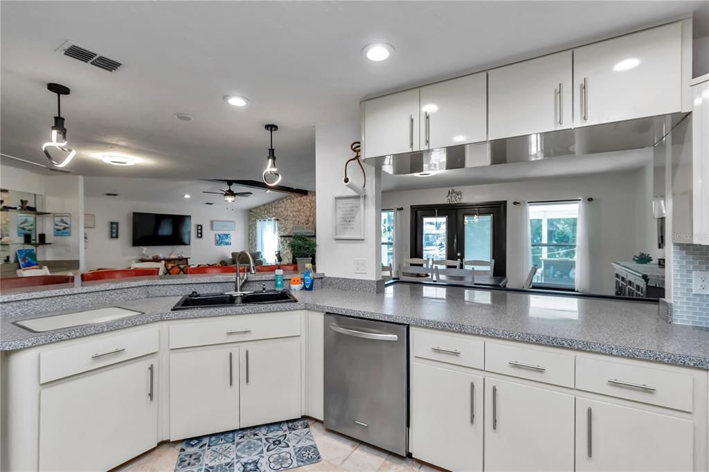 For Rent: $5,500 (3 beds, 2 baths, 2279 Square Feet)