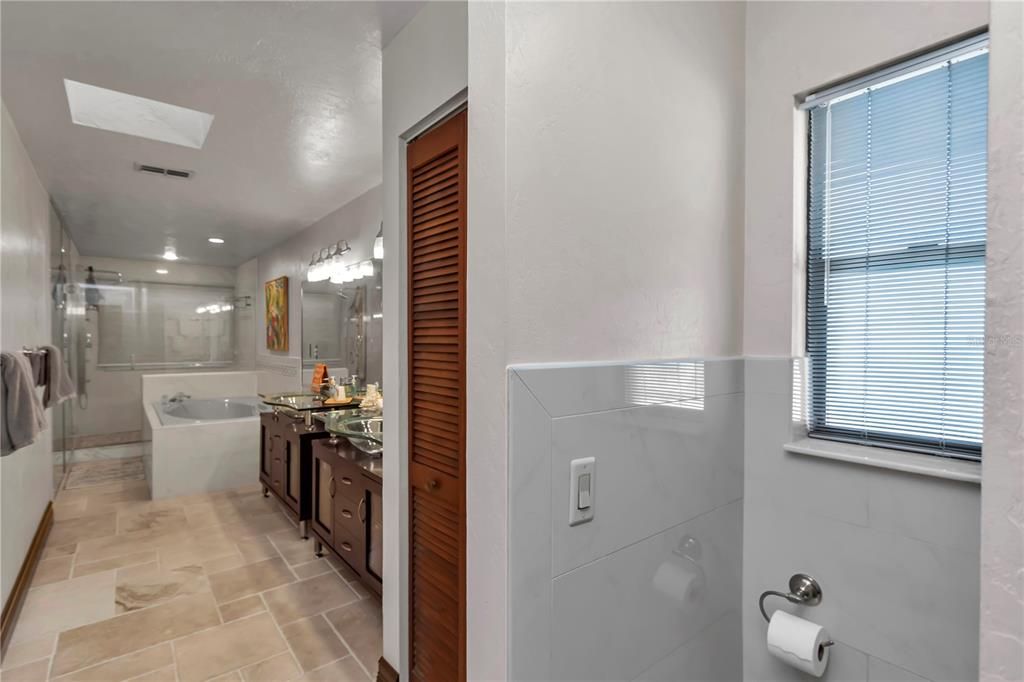 For Rent: $5,500 (3 beds, 2 baths, 2279 Square Feet)