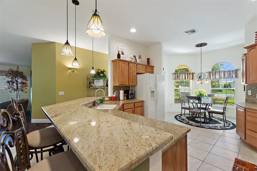 En Venta: $449,000 (3 camas, 2 baños, 1927 Pies cuadrados)