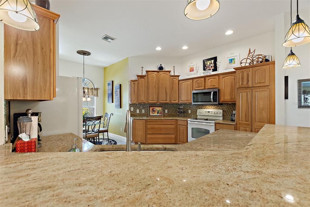 En Venta: $449,000 (3 camas, 2 baños, 1927 Pies cuadrados)