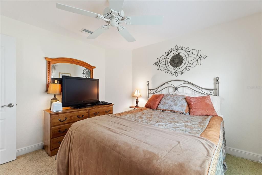 En Venta: $449,000 (3 camas, 2 baños, 1927 Pies cuadrados)