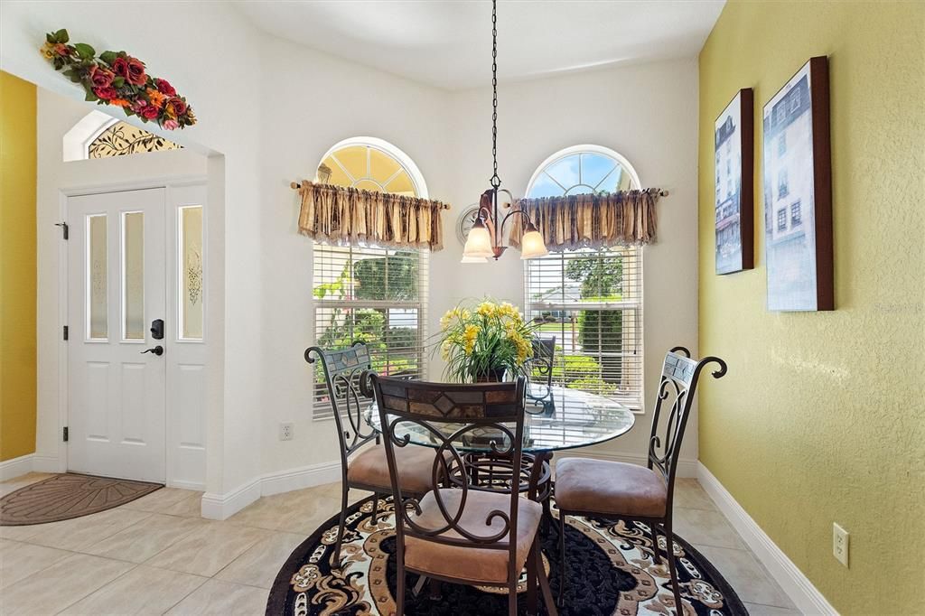 En Venta: $449,000 (3 camas, 2 baños, 1927 Pies cuadrados)