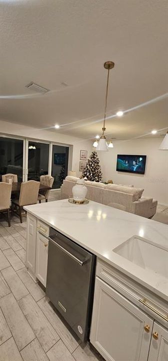 На продажу: $590,000 (4 спален, 2 ванн, 2820 Квадратных фут)