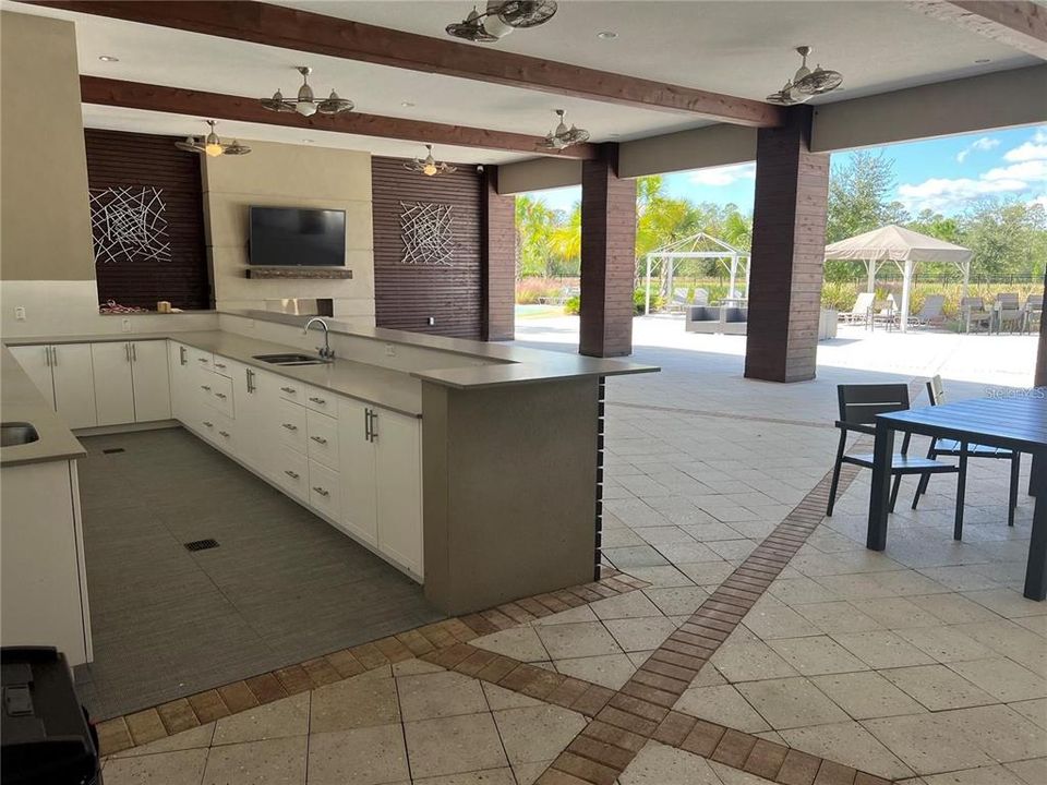 На продажу: $590,000 (4 спален, 2 ванн, 2820 Квадратных фут)