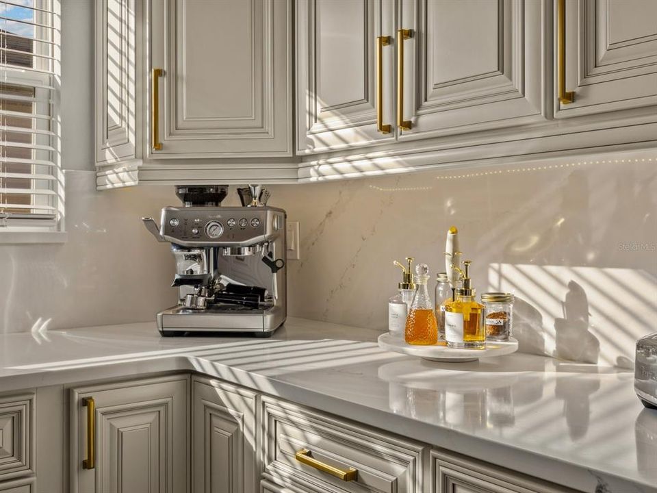 For Sale: $719,900 (5 beds, 4 baths, 2938 Square Feet)