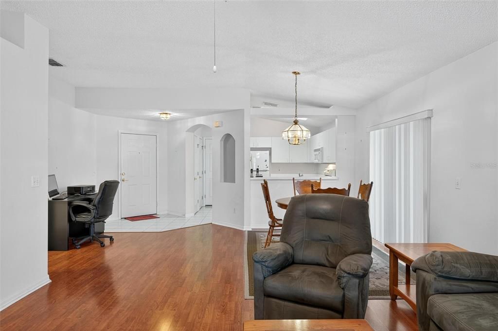 For Sale: $265,000 (2 beds, 2 baths, 1200 Square Feet)