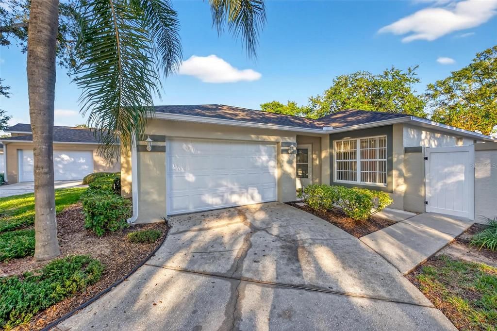 For Sale: $265,000 (2 beds, 2 baths, 1200 Square Feet)