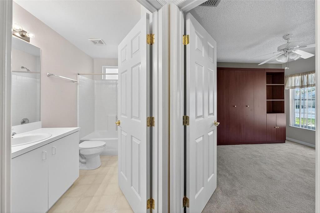 For Sale: $265,000 (2 beds, 2 baths, 1200 Square Feet)