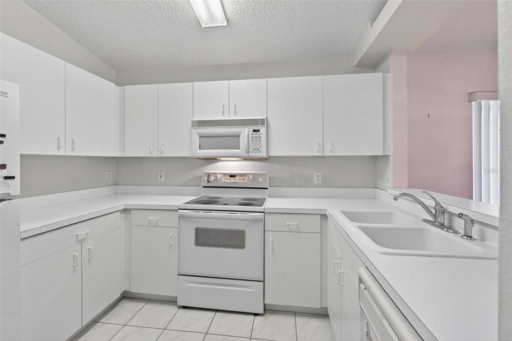 For Sale: $265,000 (2 beds, 2 baths, 1200 Square Feet)