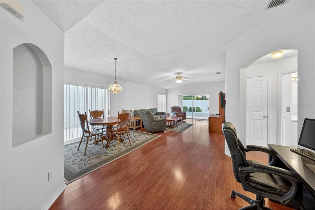 For Sale: $265,000 (2 beds, 2 baths, 1200 Square Feet)