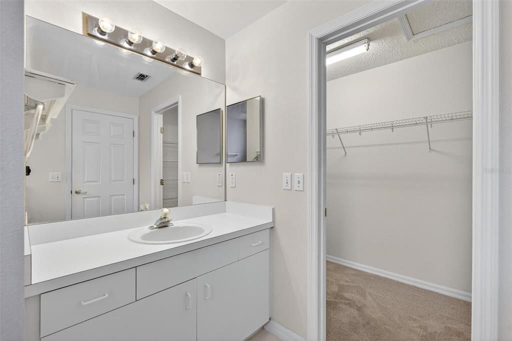 For Sale: $265,000 (2 beds, 2 baths, 1200 Square Feet)