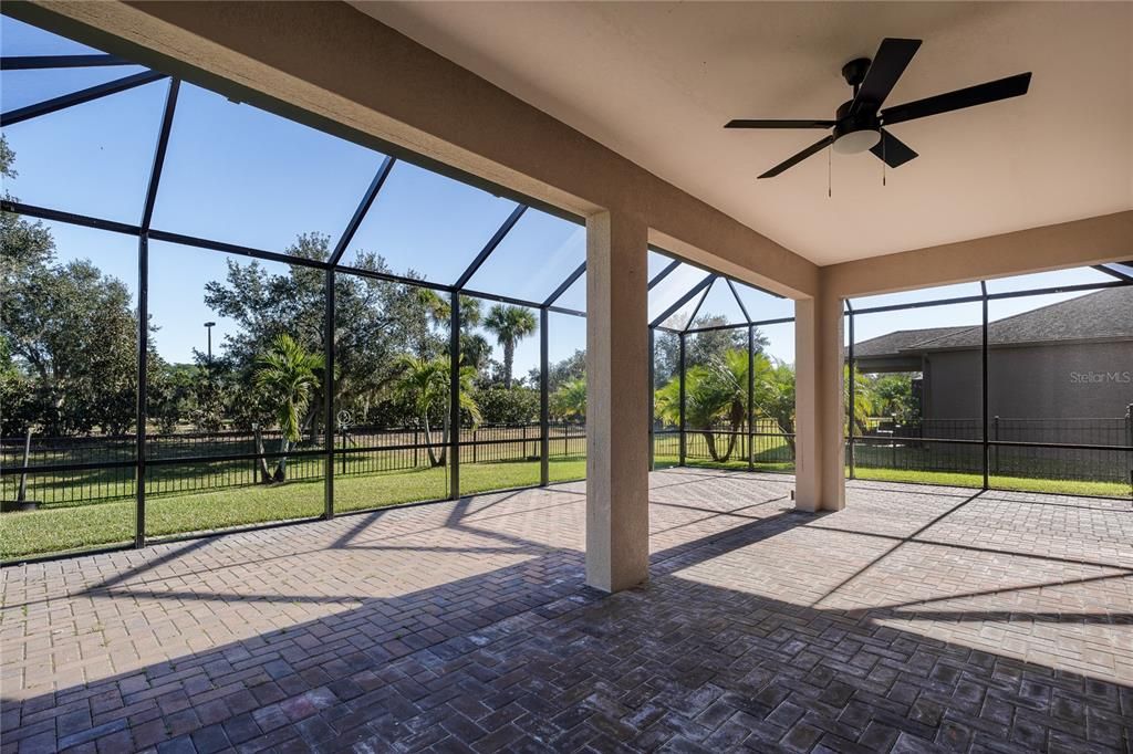 En Renta: $3,300 (4 camas, 2 baños, 3211 Pies cuadrados)