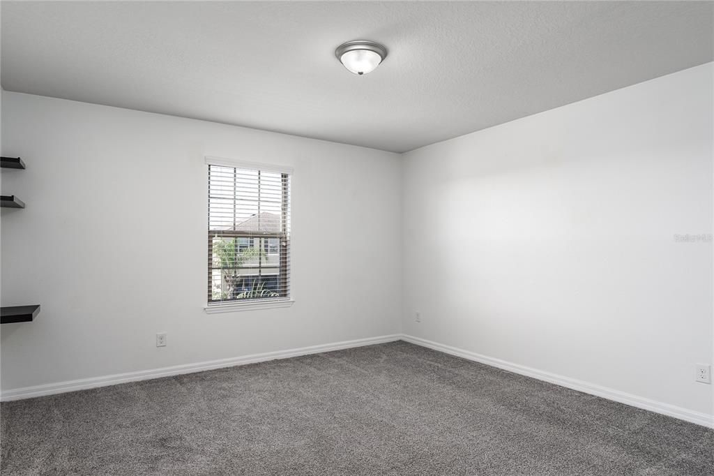 En Renta: $3,300 (4 camas, 2 baños, 3211 Pies cuadrados)