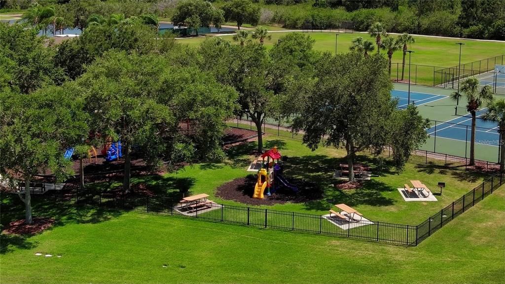 En Renta: $3,300 (4 camas, 2 baños, 3211 Pies cuadrados)