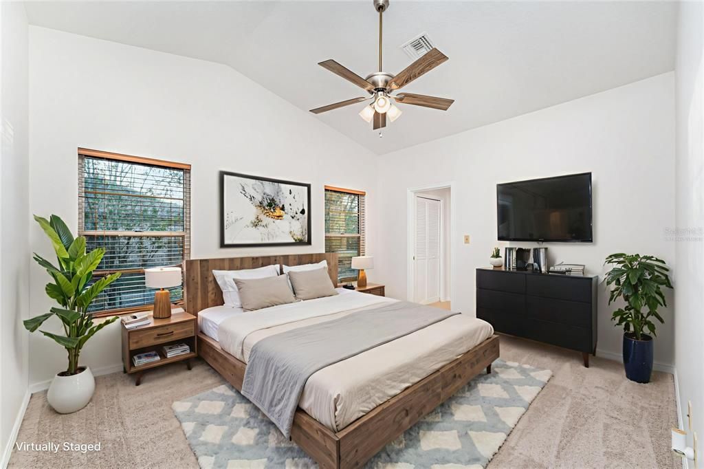 合同活跃: $415,000 (3 贝兹, 2 浴室, 1615 平方英尺)