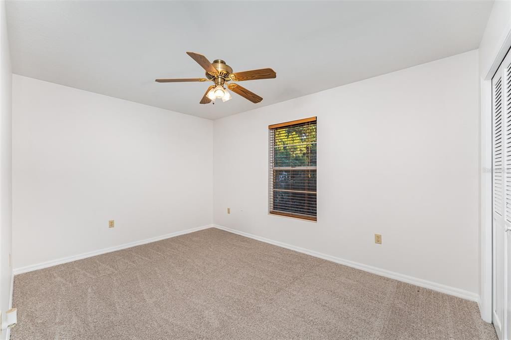 合同活跃: $415,000 (3 贝兹, 2 浴室, 1615 平方英尺)