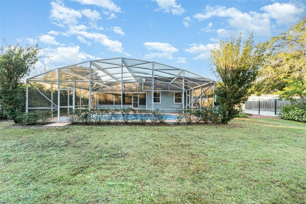 合同活跃: $415,000 (3 贝兹, 2 浴室, 1615 平方英尺)