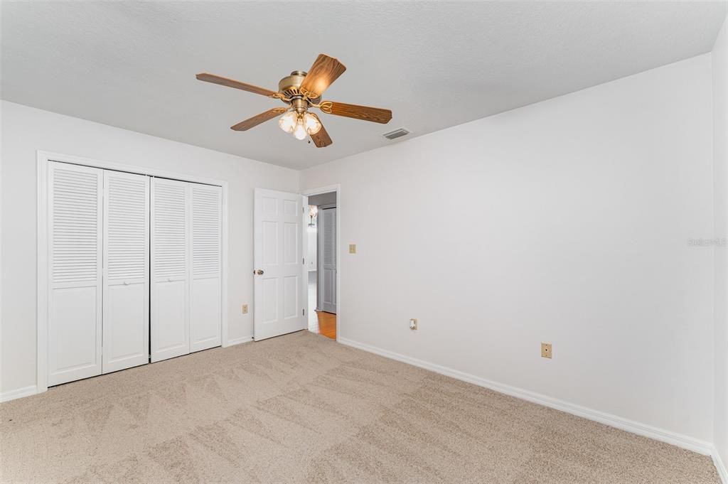 合同活跃: $415,000 (3 贝兹, 2 浴室, 1615 平方英尺)