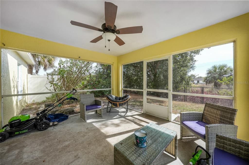 Activo con contrato: $270,000 (3 camas, 2 baños, 1640 Pies cuadrados)