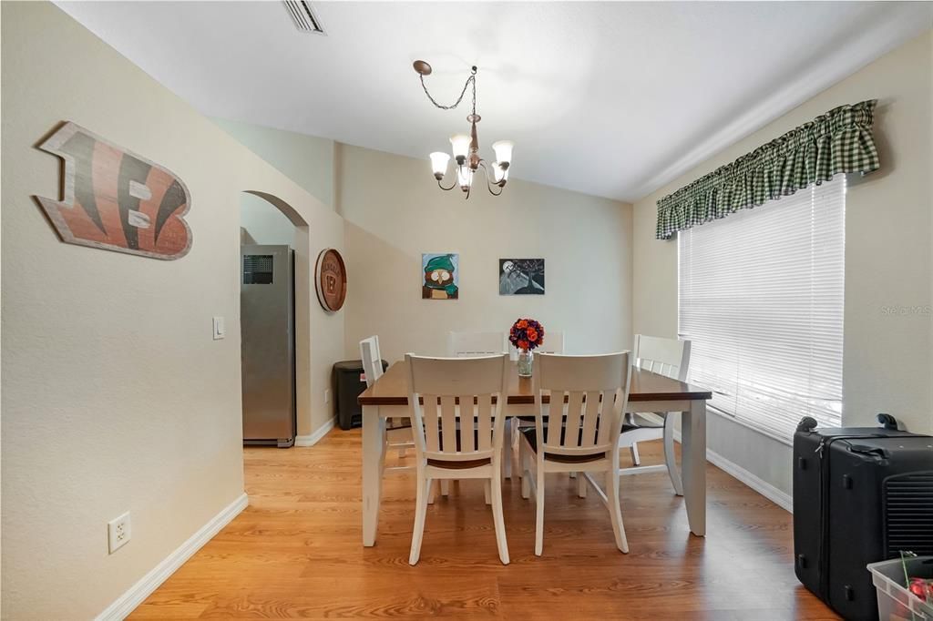 Activo con contrato: $270,000 (3 camas, 2 baños, 1640 Pies cuadrados)