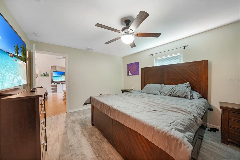 Activo con contrato: $270,000 (3 camas, 2 baños, 1640 Pies cuadrados)