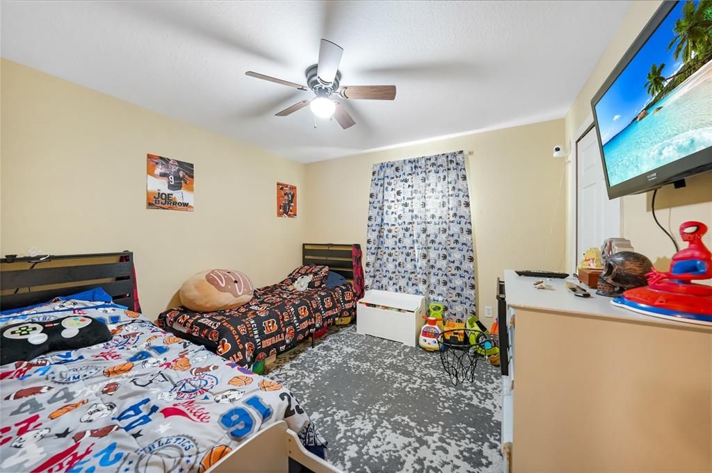 Activo con contrato: $270,000 (3 camas, 2 baños, 1640 Pies cuadrados)